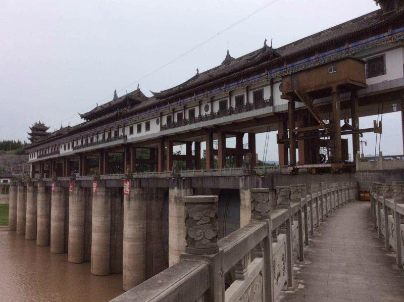 迁建之城展新貌—开县汉丰湖风雨廊桥游记