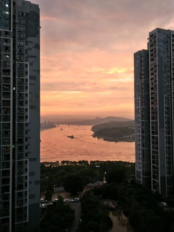 小眼睛看大重庆.jpg