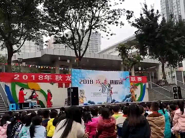 演员们精彩专业的表演。.jpg