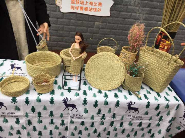 草编工艺。 .jpg