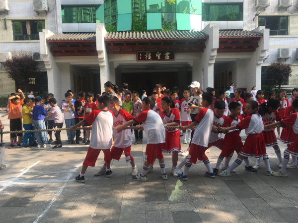 拔河比赛。.jpg