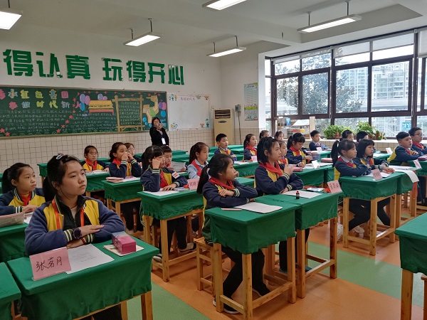 听讲.jpg