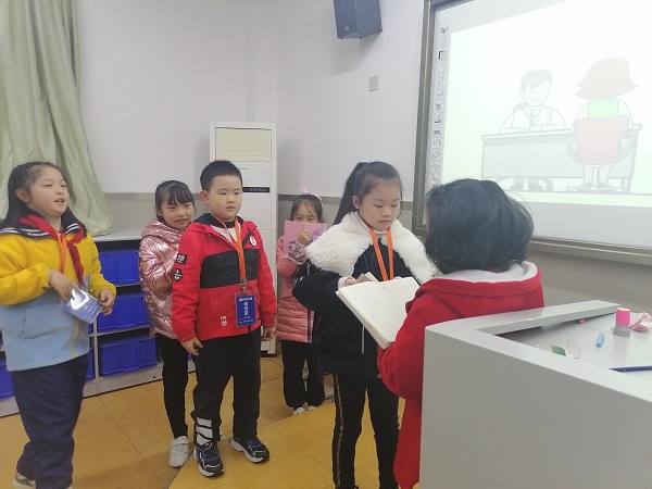8e59428abd46f24e4e91405a947a279.jpg