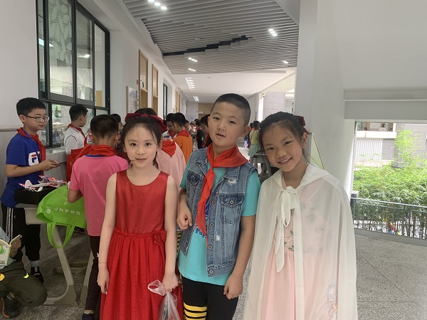 同学合影.jpg