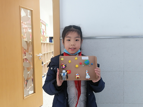 展示创作作品。.jpg