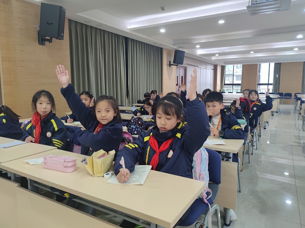 13设计校园新闻调查问卷（下）1677227433534.jpg