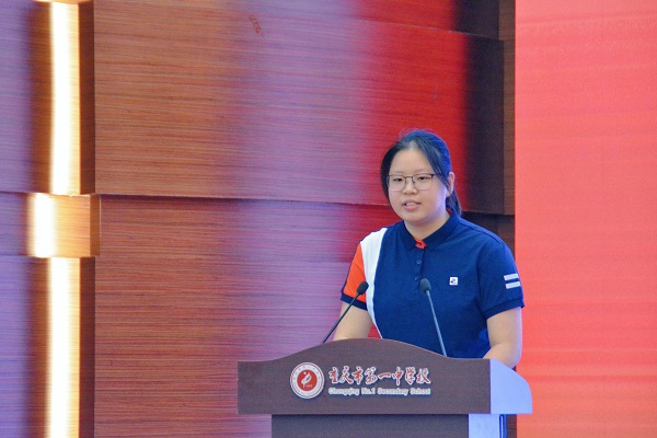 任菲宇同学发表感言。.jpg
